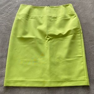 Ellen Tracy Lime Green Pencil Skirt Size 2